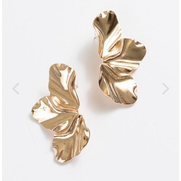 Textured flower earrings in gold M82 - Picture 2 of 7